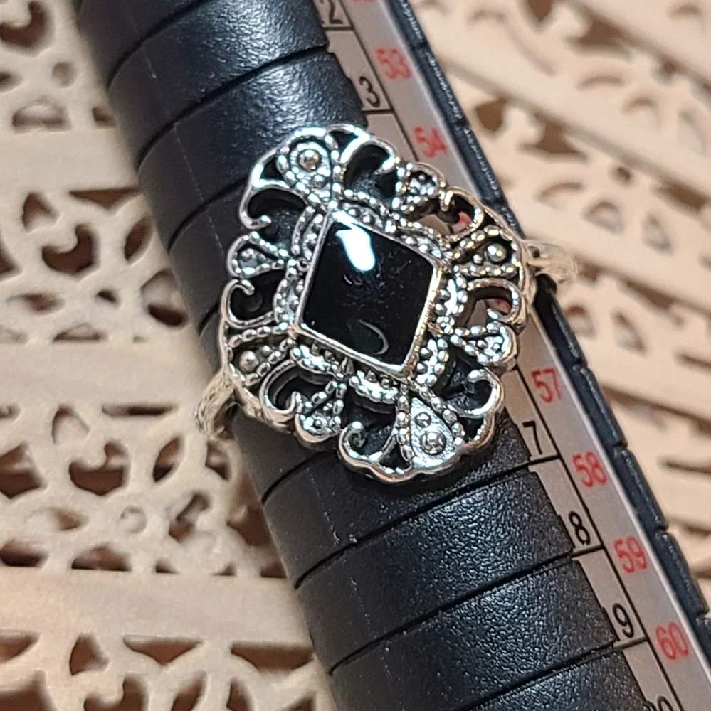 Vintage ladies ring